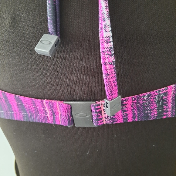 Bundle of Two Swim Bandeau Bikini Tops Oakley & VS - Picture 10 of 16